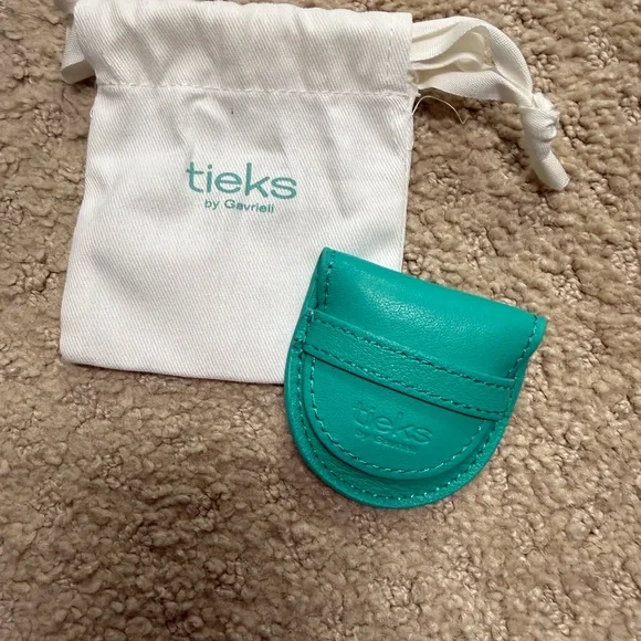 Tieks by Gavrieli Turquoise Leather punch and purse hook - Picture 2 of 2